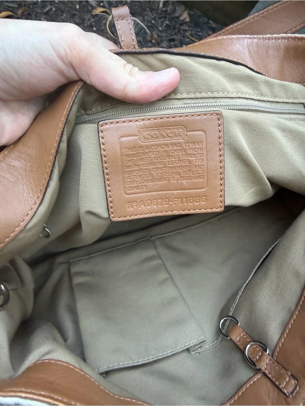 Gorgeous vintage Coach shoulder bag GUC